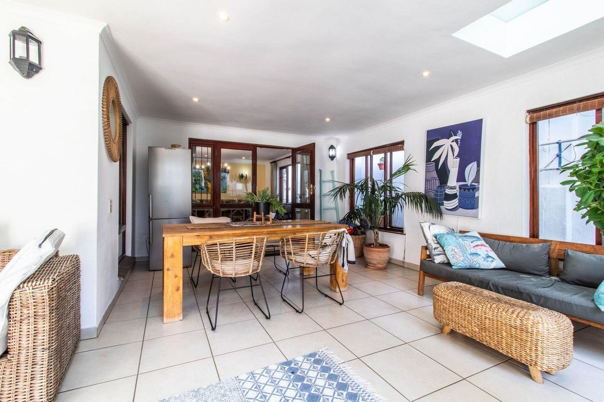 4 BEDROOM DOUBLE STOREY HOME FOR SALE IN MELROSE - Photo 2