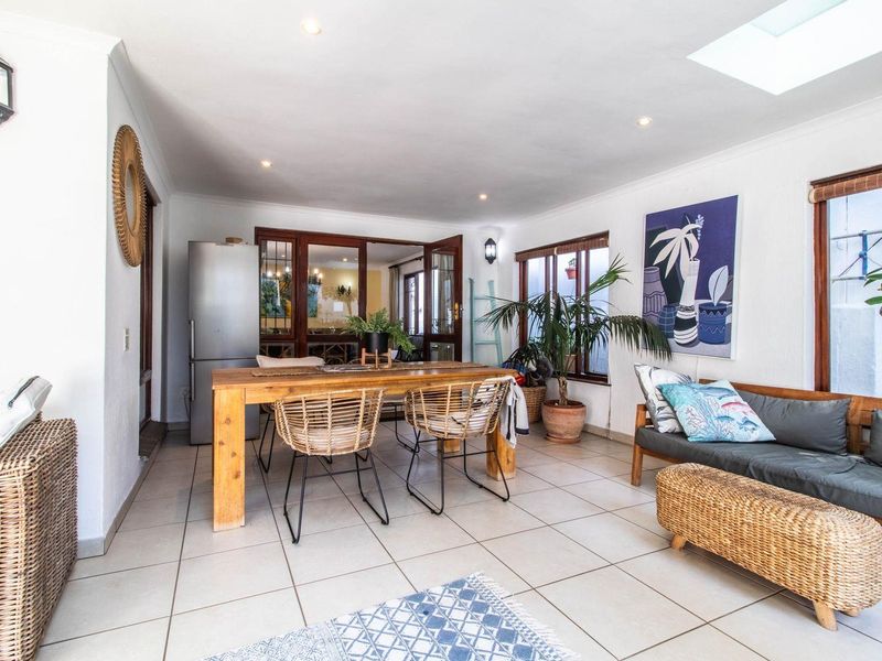 4 BEDROOM DOUBLE STOREY HOME FOR SALE IN MELROSE - Photo 2