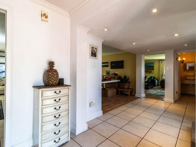 4 BEDROOM DOUBLE STOREY HOME FOR SALE IN MELROSE - Photo 8