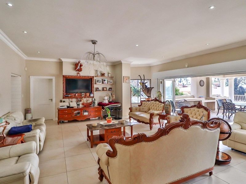 4 bedroom house for sale in Bedfordview - Photo 3