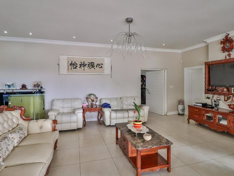 4 bedroom house for sale in Bedfordview - Photo 5