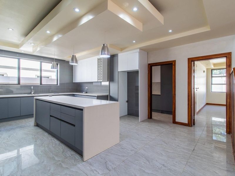 4 Bedroom Cluster for Sale in Bedfordview - Photo 4