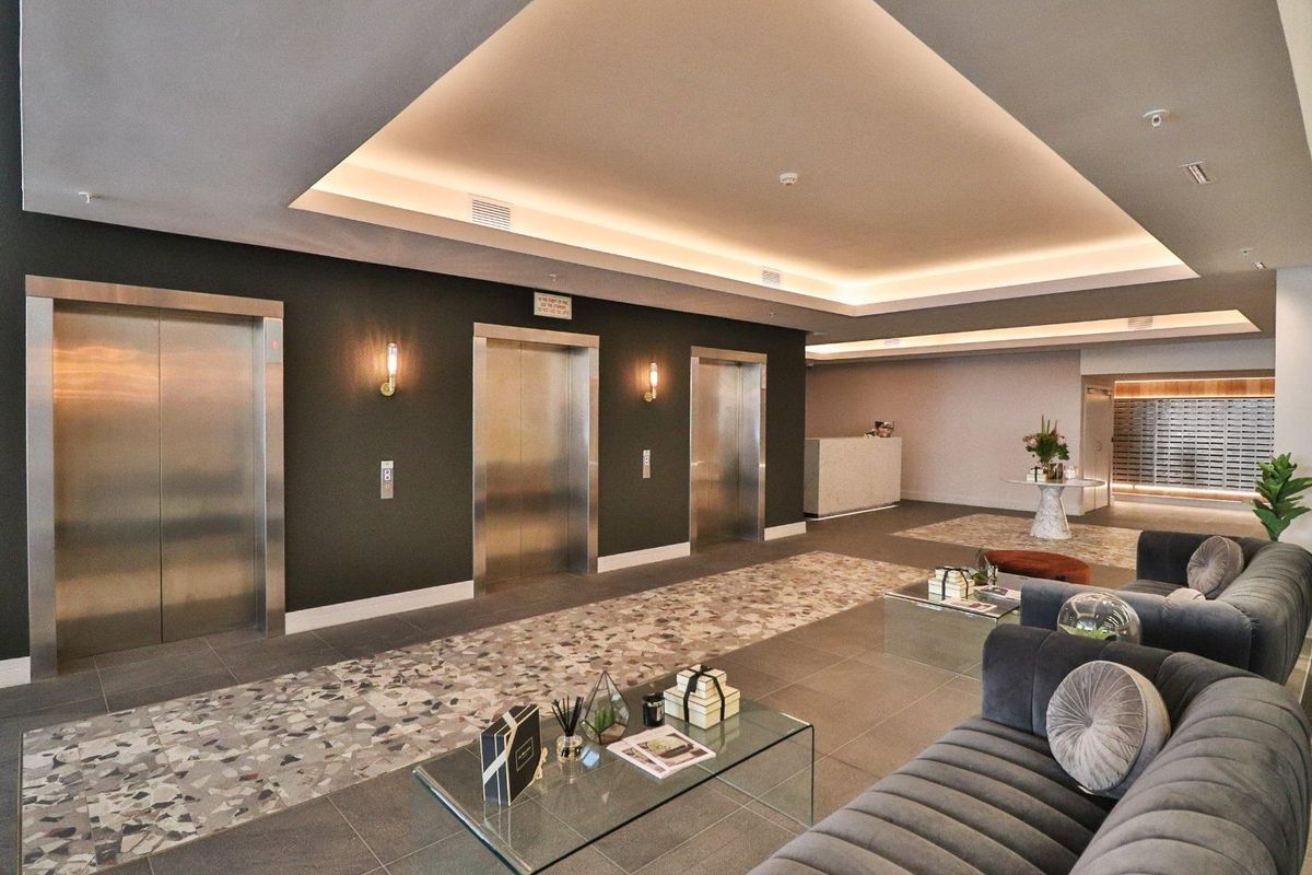 Studio Apartment For Sale INCLUDING FURNITURE - Photo 2