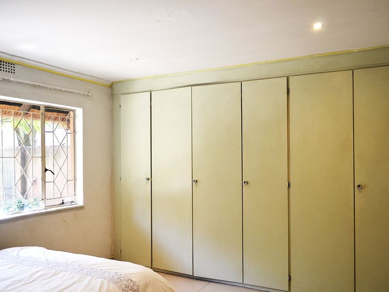 Semi furnished Garden Cottage To Let in Bryanston  - Photo 10