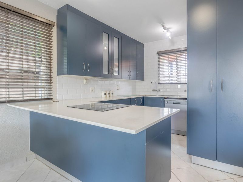 Charming Cluster in Hurlyvale - Photo 10