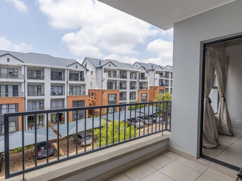 Stylish 1-Bedroom Apartment for Sale in The Reid, Linbro Park, Sandton - Photo 5