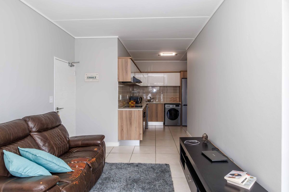 Stylish 1-Bedroom Apartment for Sale in The Reid, Linbro Park, Sandton - Photo 2