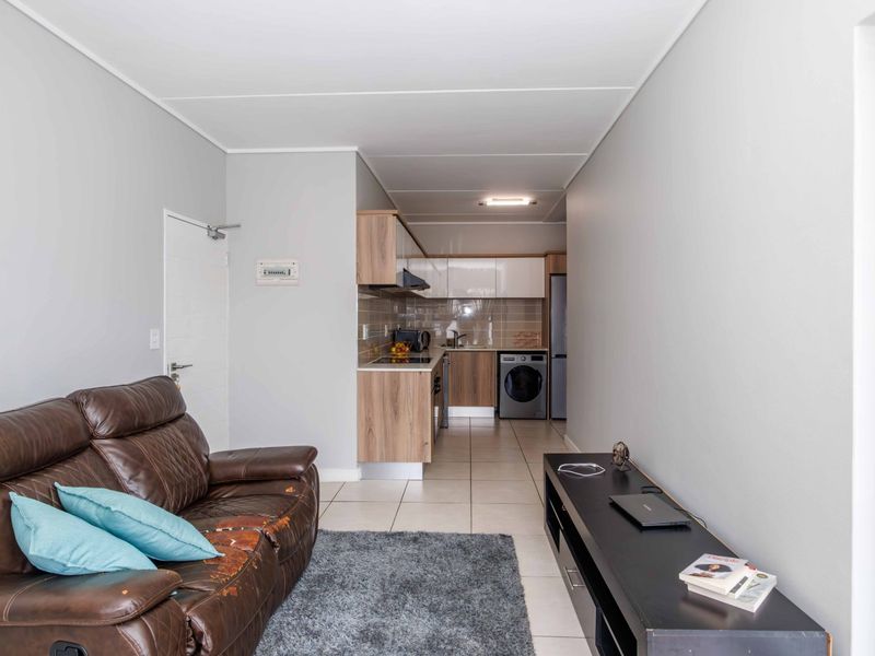 Stylish 1-Bedroom Apartment for Sale in The Reid, Linbro Park, Sandton - Photo 2