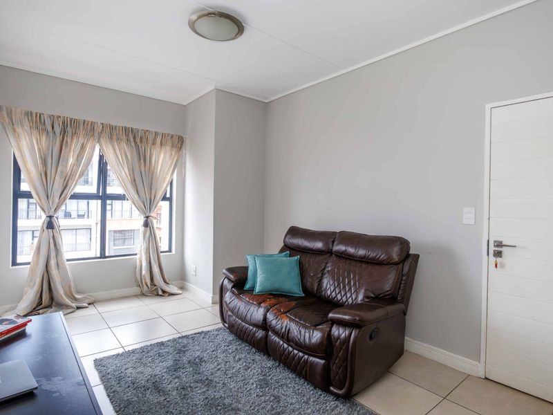 Stylish 1-Bedroom Apartment for Sale in The Reid, Linbro Park, Sandton - Photo 7