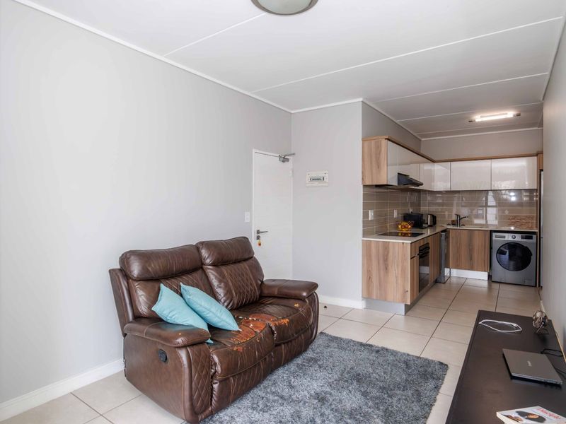 Stylish 1-Bedroom Apartment for Sale in The Reid, Linbro Park, Sandton - Photo 6