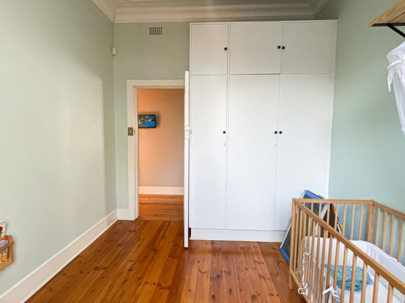 3 Bedroom House with Cottage in Kensington - Photo 10