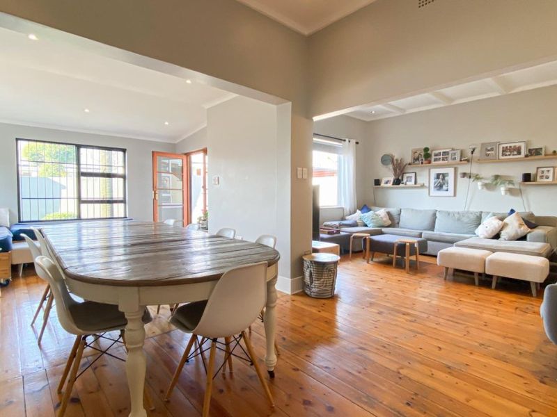 3 Bedroom House with Cottage in Kensington - Photo 4