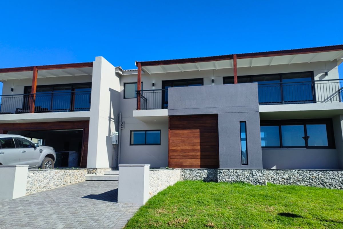 Executive luxury with endless views  - Photo 3