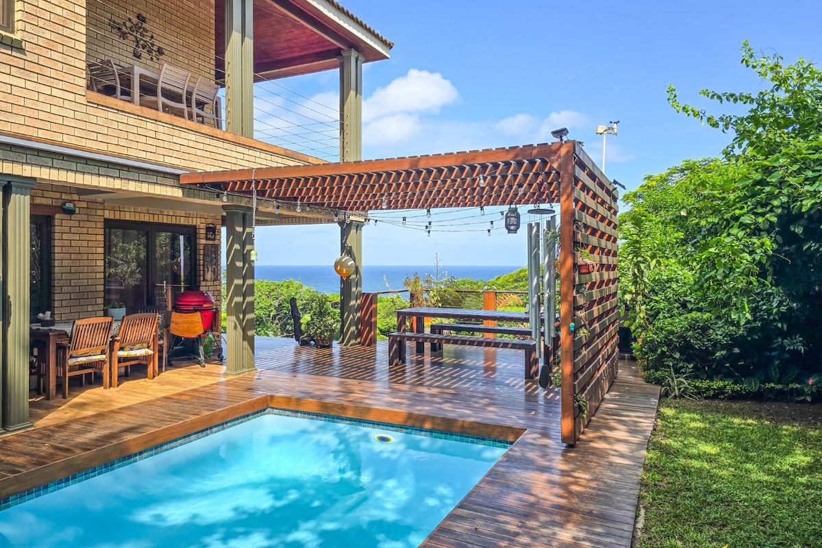 Stunning Tripple Level Family Home With Breathtaking Sea Views - Photo 2