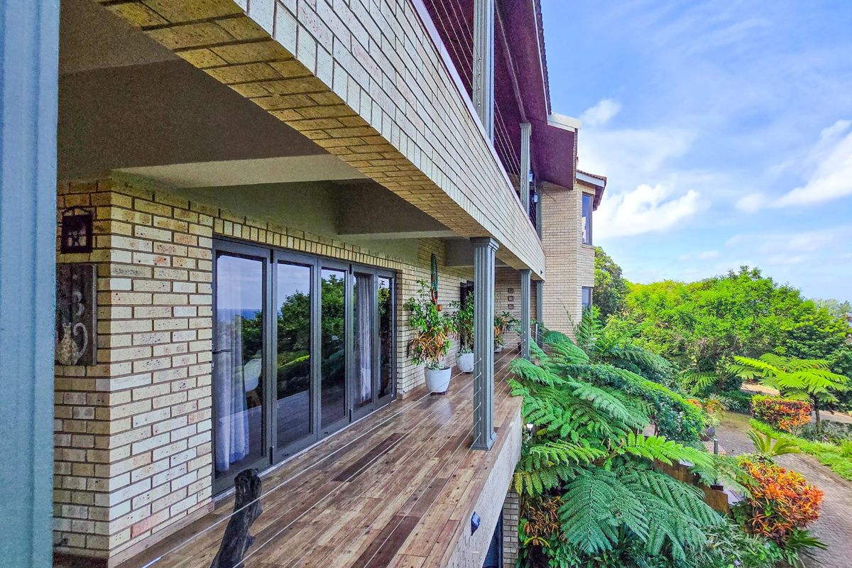 Stunning Tripple Level Family Home With Breathtaking Sea Views - Photo 5