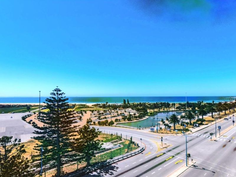 BEACHFRONT PANAROMIC FRONT ROW DUAL ADJOINING COMBO UNITS 3 BED and 2 BEDROOM UNITS - Photo 2