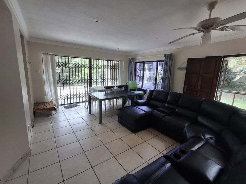 Double Volume Townhouse - Set Within A Much Sought After Complex... - Photo 4