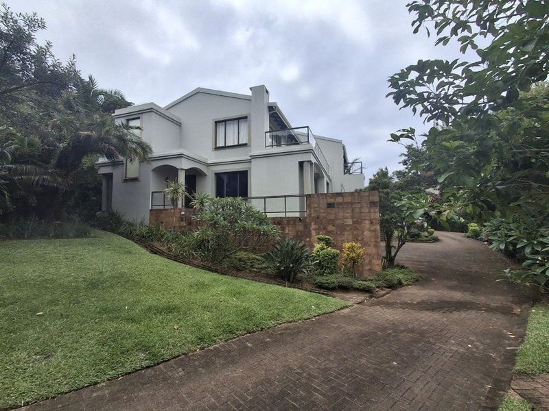 Double Volume Townhouse - Set Within A Much Sought After Complex... - Photo 1