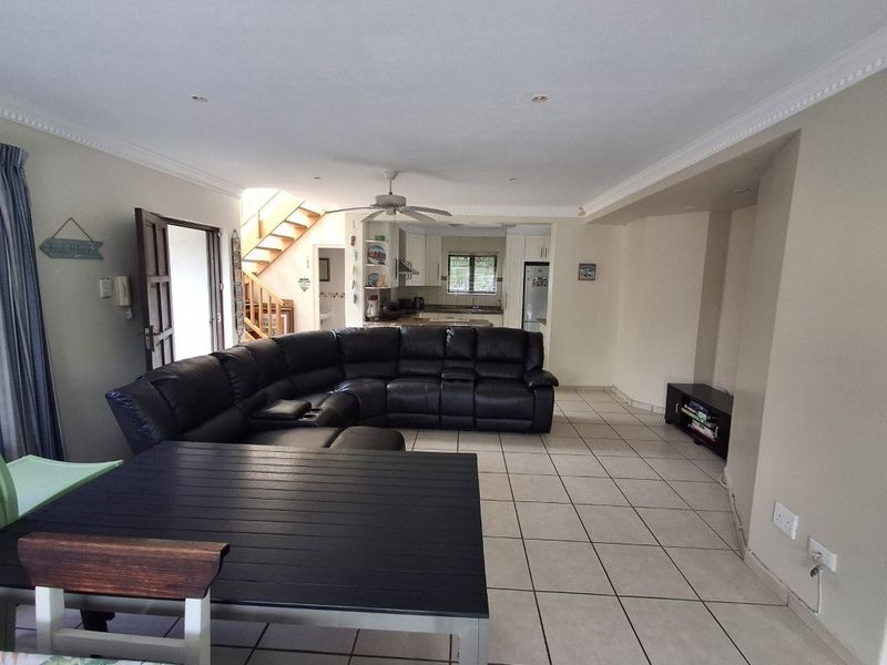 Double Volume Townhouse - Set Within A Much Sought After Complex... - Photo 8