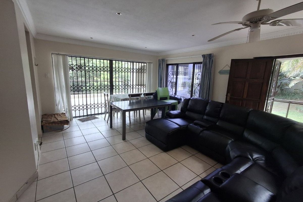 Double Volume Townhouse - Set Within A Much Sought After Complex... - Photo 4