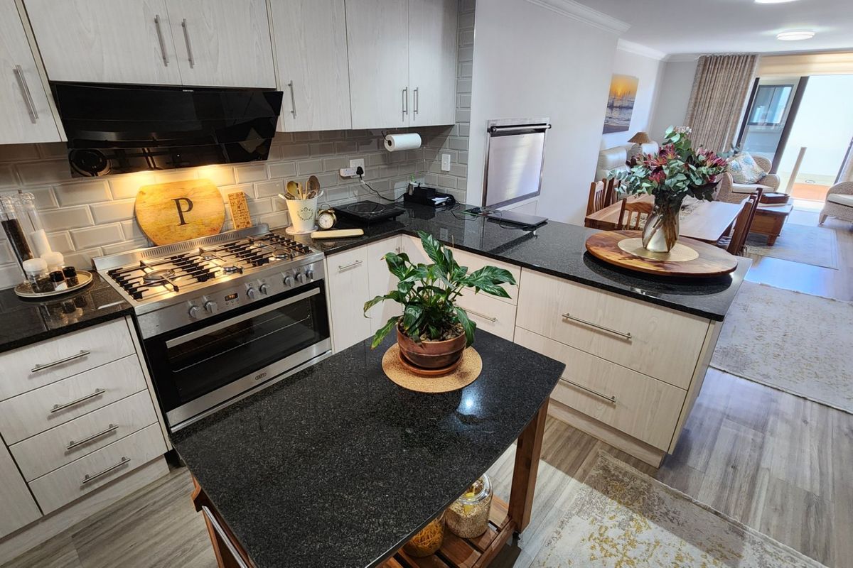 Apartment For Sale...  Prestigious New Development... "The Cliffs" in Mossel Bay Central... !!! - Photo 5