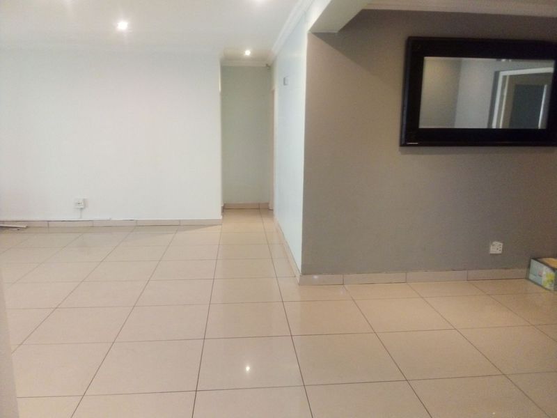 5 Bed House in Kensington for Sale - Photo 6