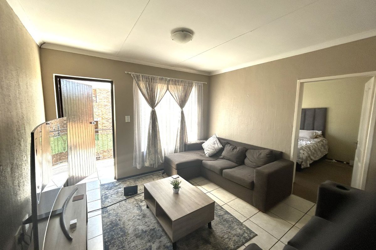 2-Bedroom, 2-Bathroom Apartment for Sale in a Well-Maintained Complex in Honeypark - Photo 4