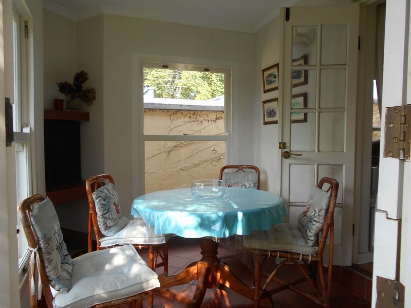 Beautiful Cosy 1x bed 1x bath Spacious  Fully Furnished Garden Cottage with Breath taking Garden Views-All inclusive-Corporate Rental/Professional  - Photo 4