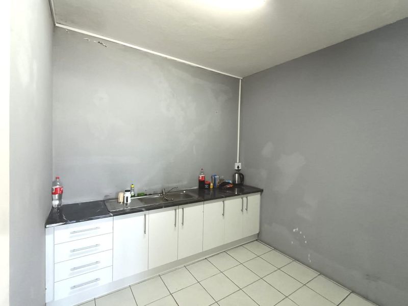 Commercial Property for Sale - Photo 7