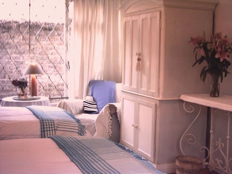 Beautiful Cosy 1x bed 1x bath Spacious  Fully Furnished Garden Cottage with Breath taking Garden Views -All Inclusive-Corporate Rental/Professional - Photo 8