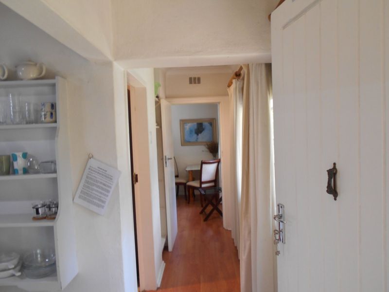 Beautiful Cosy 1x bed 1x bath Spacious  Fully Furnished Garden Cottage with Breath taking Garden Views -All Inclusive-Corporate Rental/Professional - Photo 6