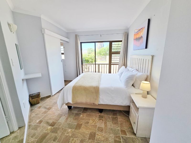 Ground Floor 2-Bedroom apartment by the Beach - Photo 8