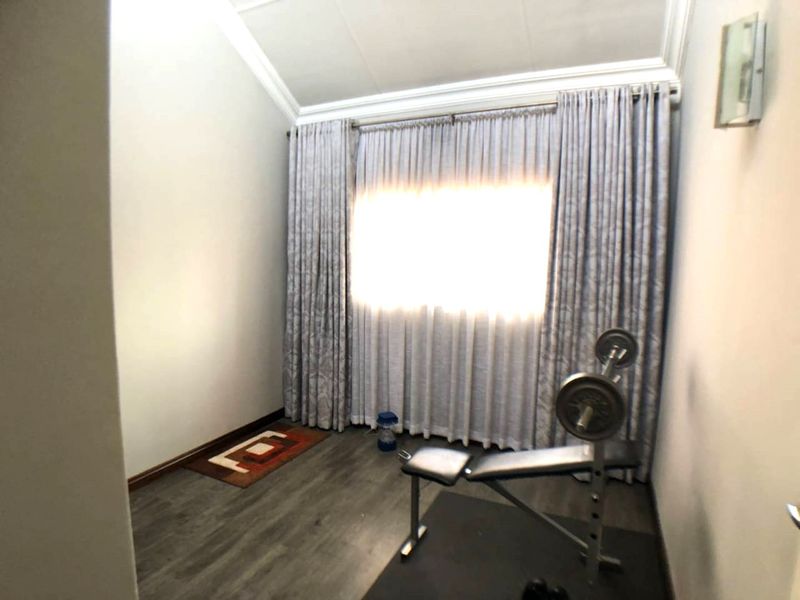 COSY HOME AWAITS YOU AND YOUR LOVED ONES - Photo 9