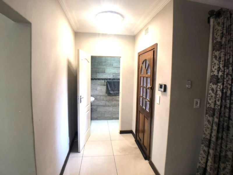 COSY HOME AWAITS YOU AND YOUR LOVED ONES - Photo 8