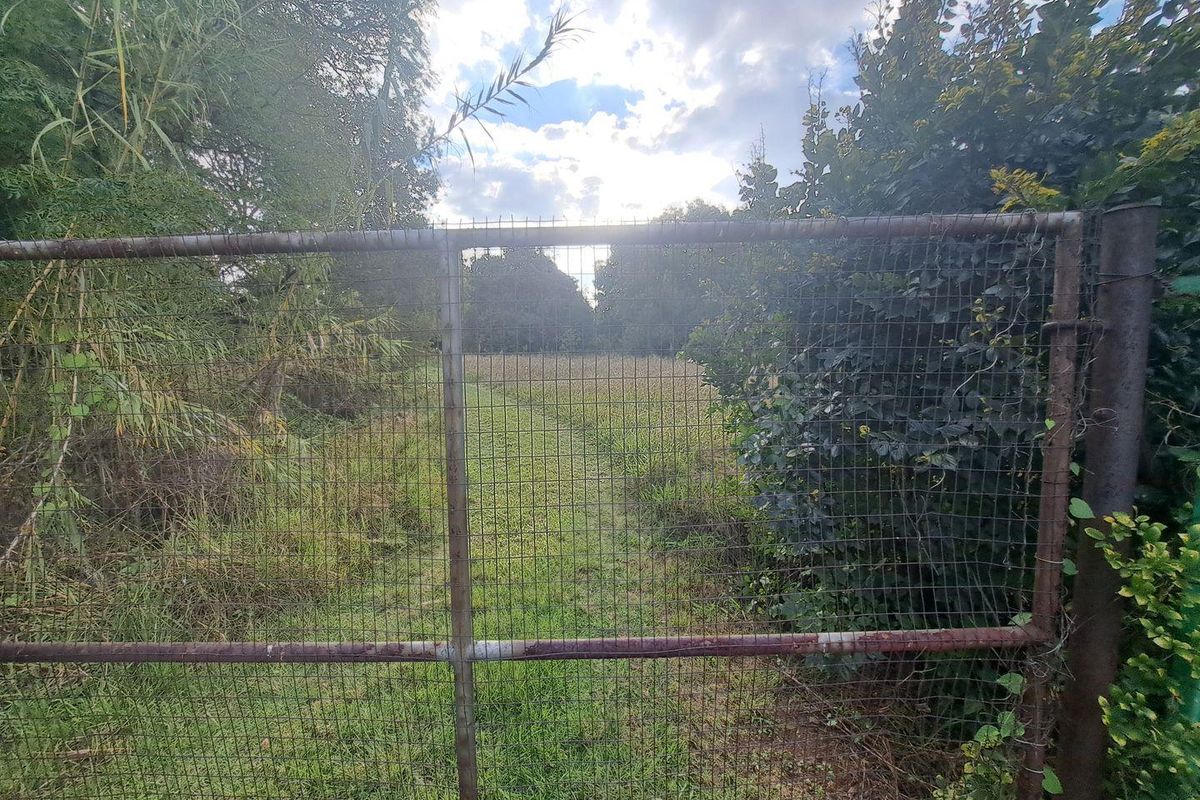 Large piece of land for sale - Photo 2