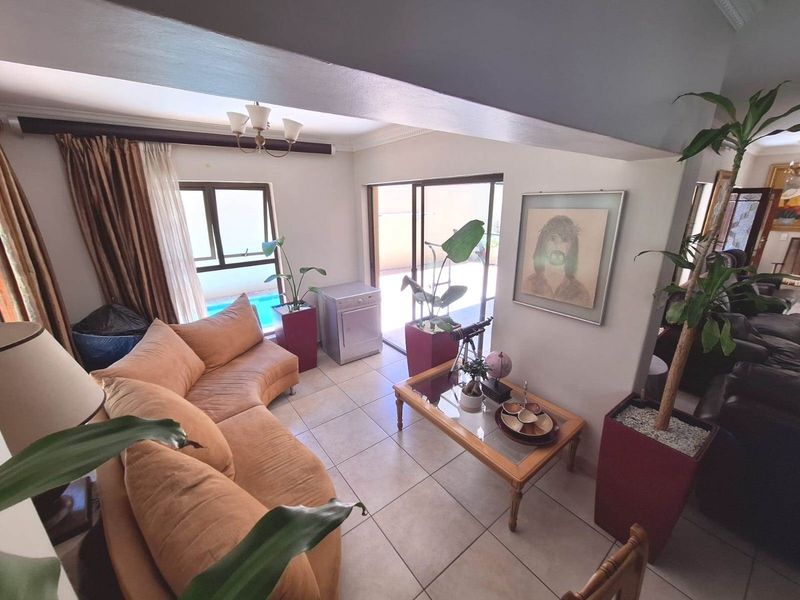 Discover an exceptional prime property located in the prestigious and highly sought-after Highveld Estate.  - Photo 7