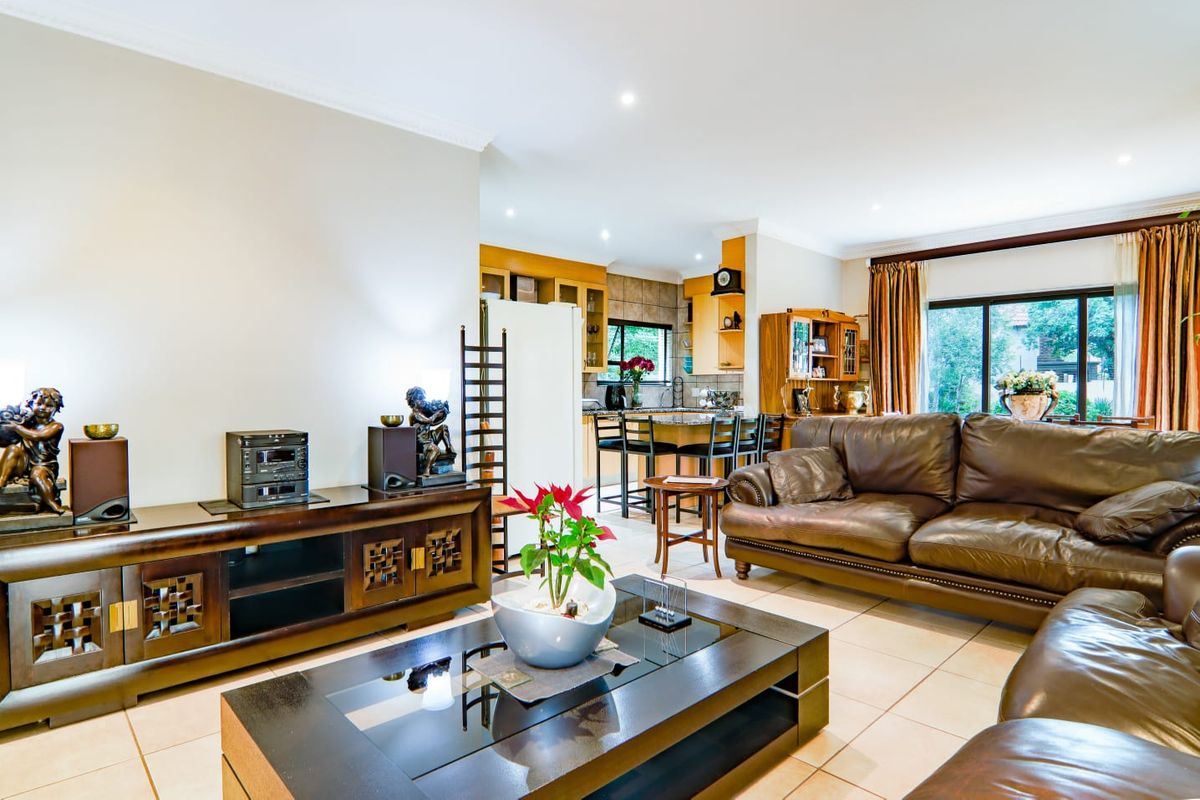 Discover an exceptional prime property located in the prestigious and highly sought-after Highveld Estate.  - Photo 3