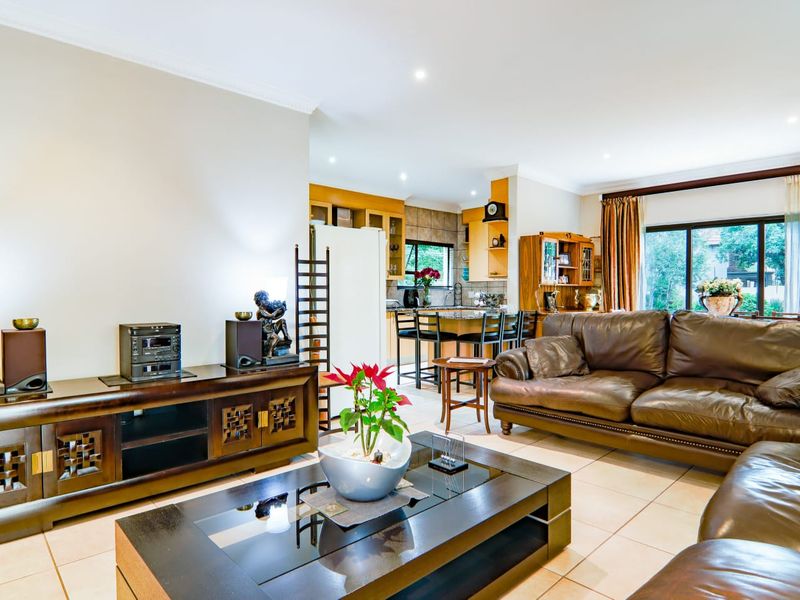 Discover an exceptional prime property located in the prestigious and highly sought-after Highveld Estate.  - Photo 3