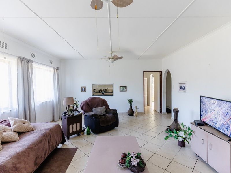 Perfect Retirement Or Starter Home - Photo 8