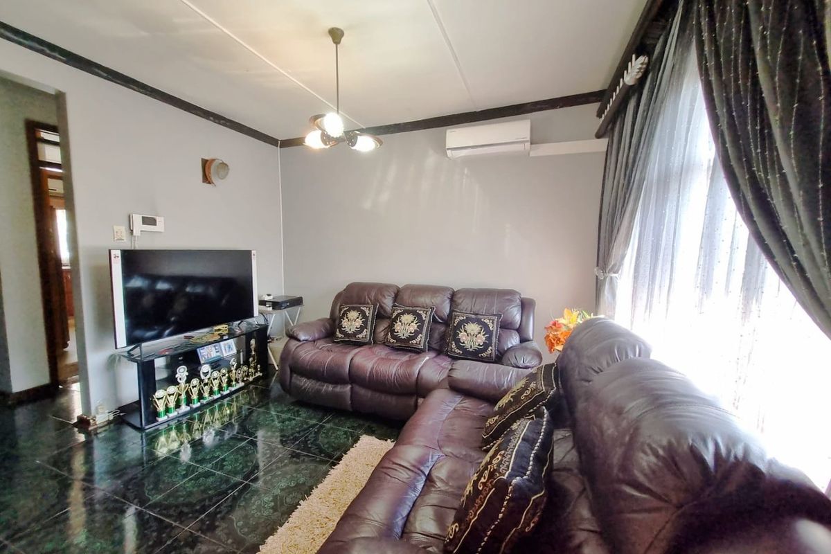 Exquisite Family Residence in Stanger Manor, Stanger, KZN - Photo 4