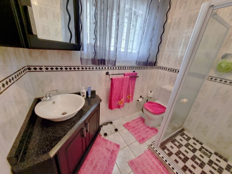 Exquisite Family Residence in Stanger Manor, Stanger, KZN - Photo 9