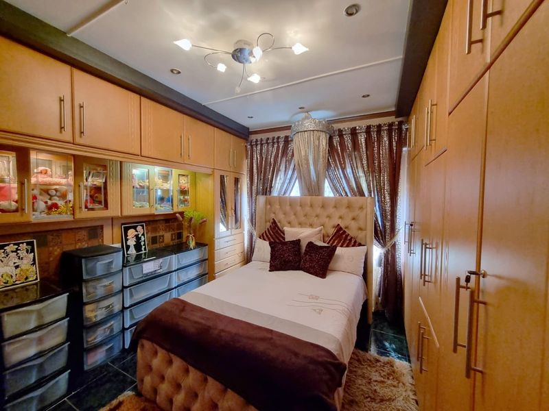 Exquisite Family Residence in Stanger Manor, Stanger, KZN - Photo 7