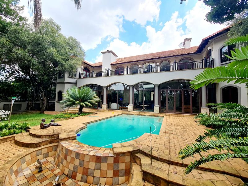 Luxurious 4-Bedroom Home for the Discerning Family - Photo 2