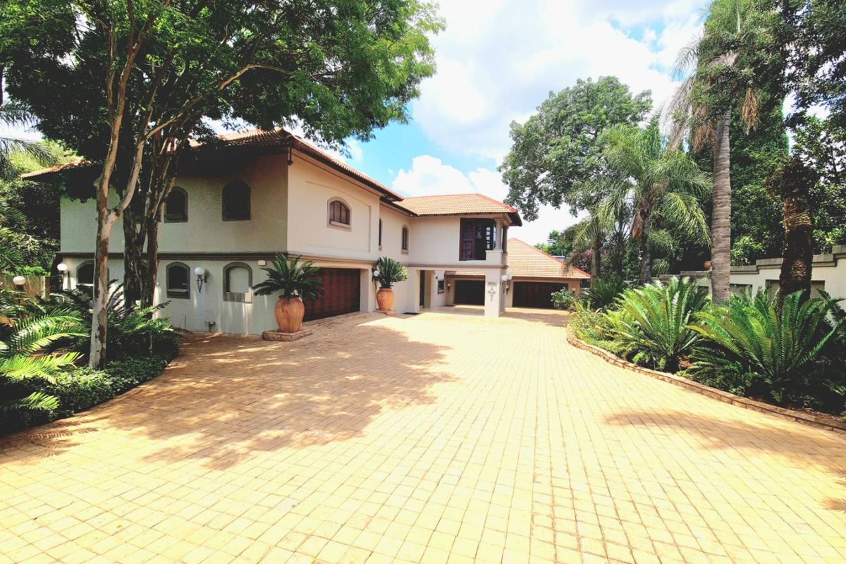 Luxurious 4-Bedroom Home for the Discerning Family - Photo 4