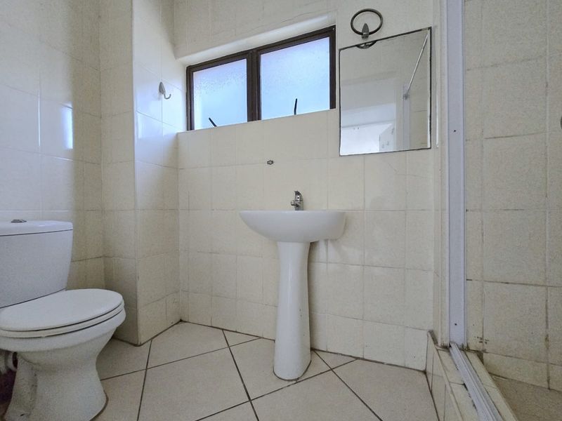 Coastal Living at Its Best – 3-Bedroom Apartment in Blythedale Beach - Photo 9