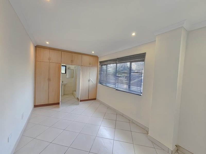 Coastal Living at Its Best – 3-Bedroom Apartment in Blythedale Beach - Photo 8