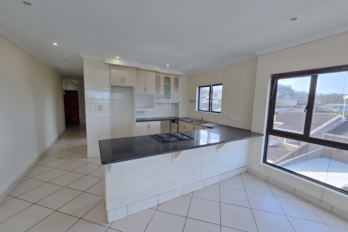 Coastal Living at Its Best – 3-Bedroom Apartment in Blythedale Beach - Photo 4