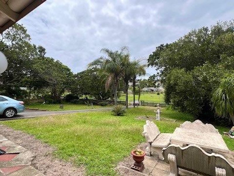 Charming 3-Bedroom Home With Income Potential in Uvongo !! - Photo 9