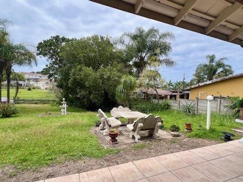 Charming 3-Bedroom Home With Income Potential in Uvongo !! - Photo 8