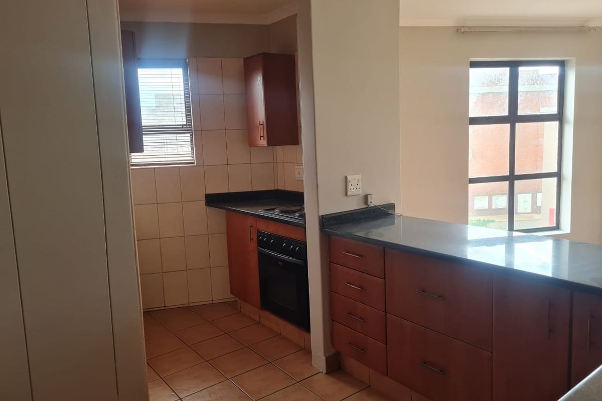 Affordable Apartment in the CBD of Lenasia - Photo 5